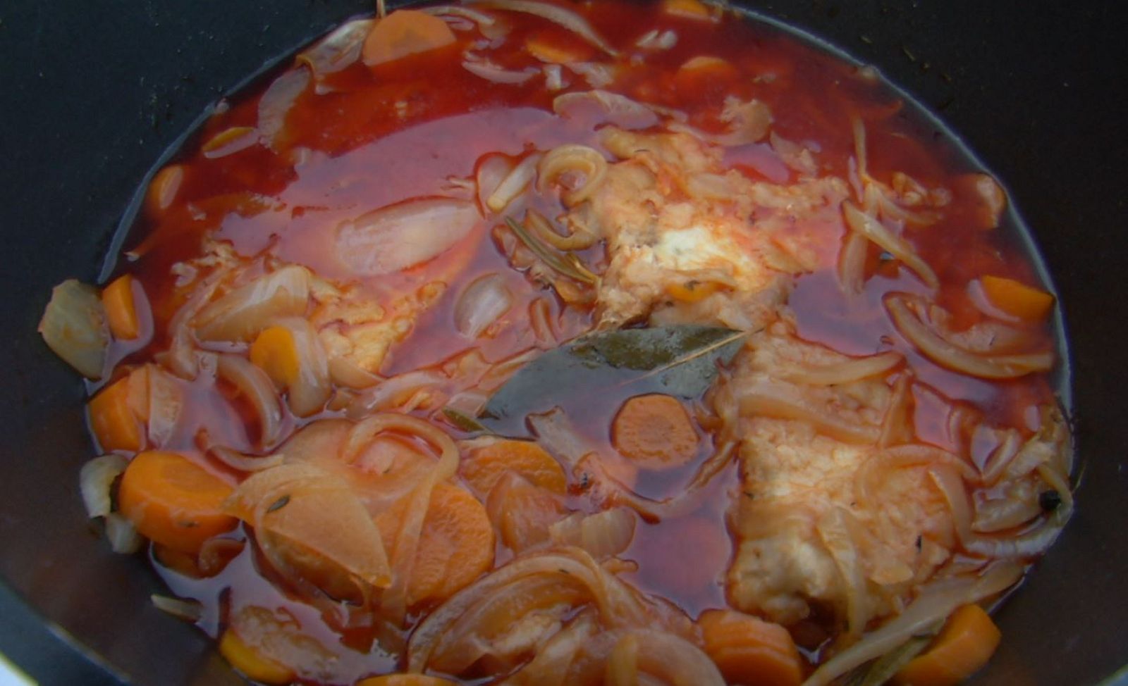 Aquí la Tierra - ¡Lucha de espadas por un buen escabeche!