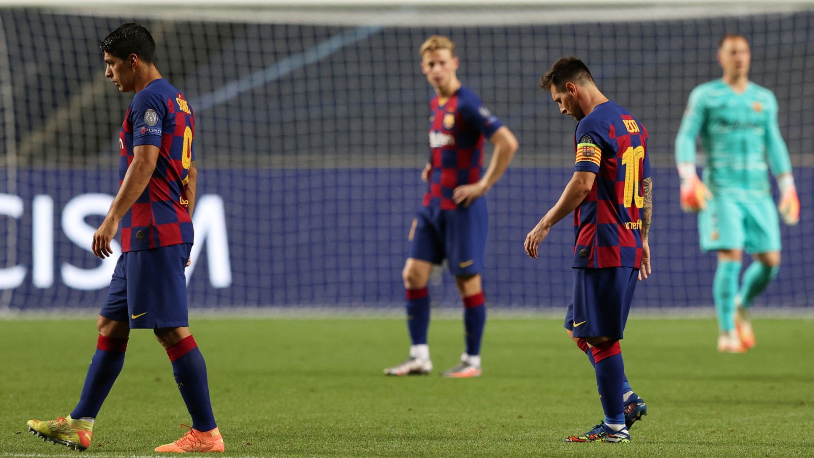 Leo Messi sigue meditando su futuro junto a Luis Suárez y Jordi Alba