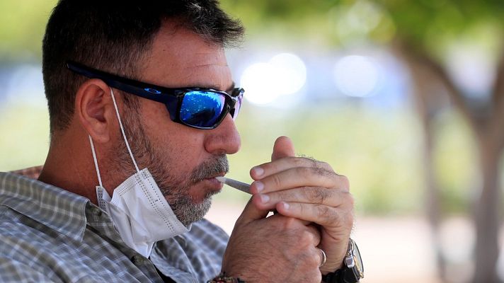 Telediario 1 - Un juez tumba el uso obligatorio de la mascarilla y la prohibición de fumar sin distancia en Alcázar de San Juan