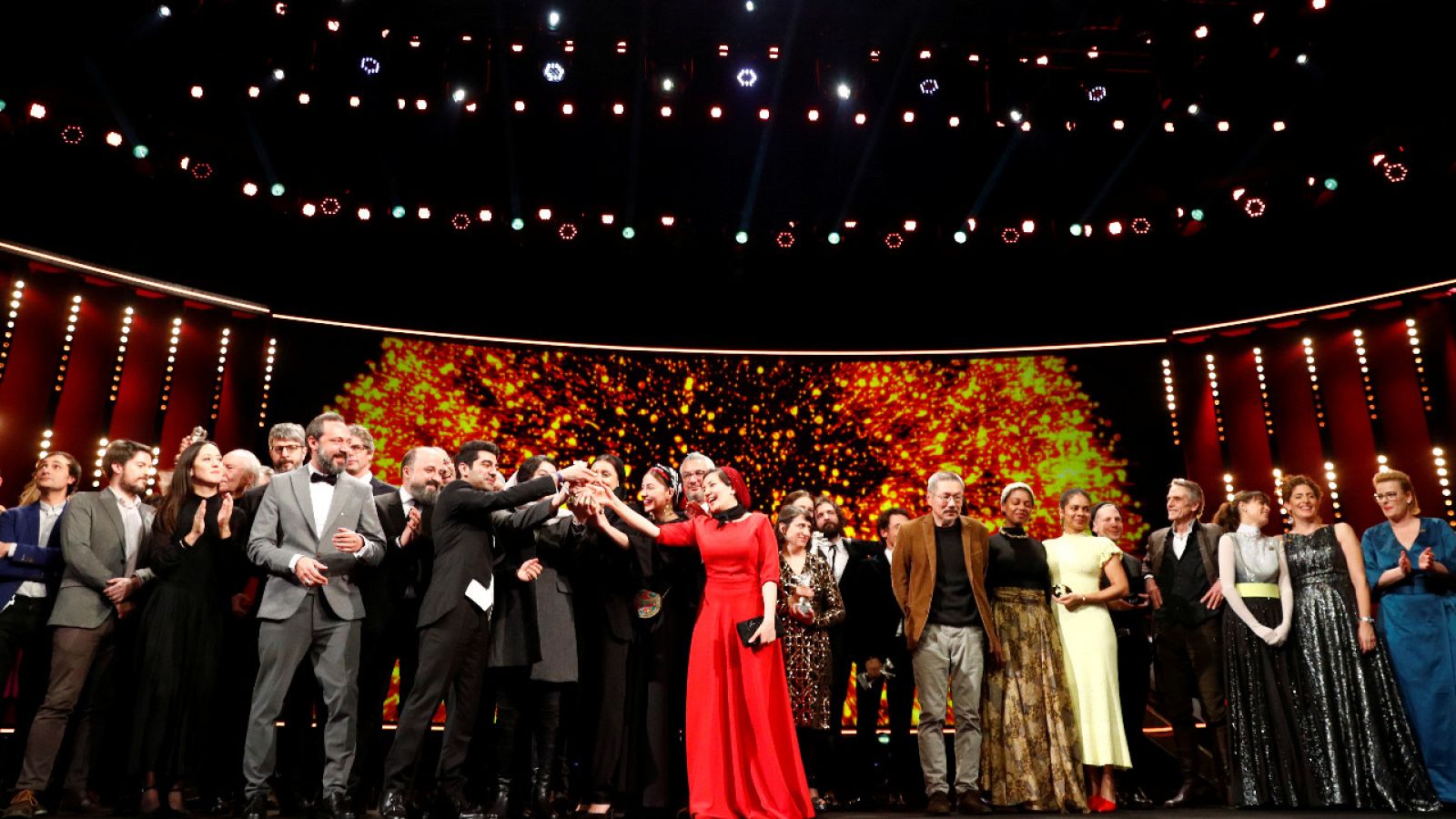 Berlinale 2021, sin distinción de género en los premios y presencia reducida - Informativo 24h | Ver