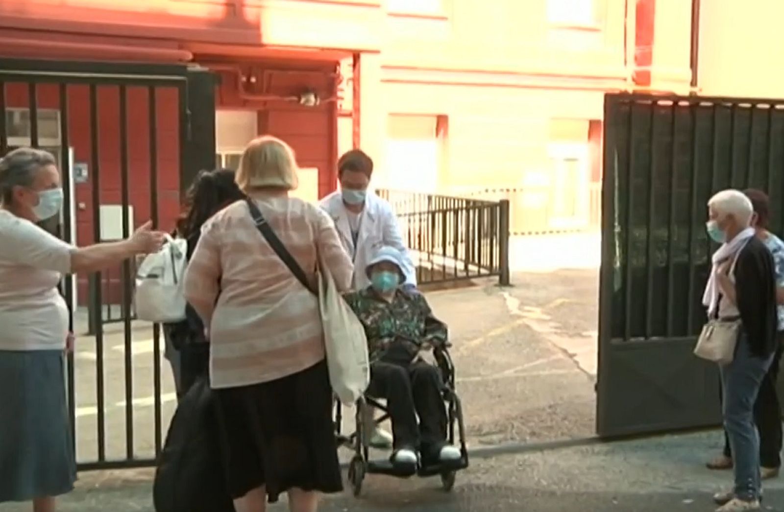 La importancia de las visitas a los mayores en tiempos de coronavirus | Ver