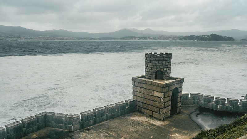 Chubascos y tormentas localmente fuertes en el nordeste peninsular - Ver ahora