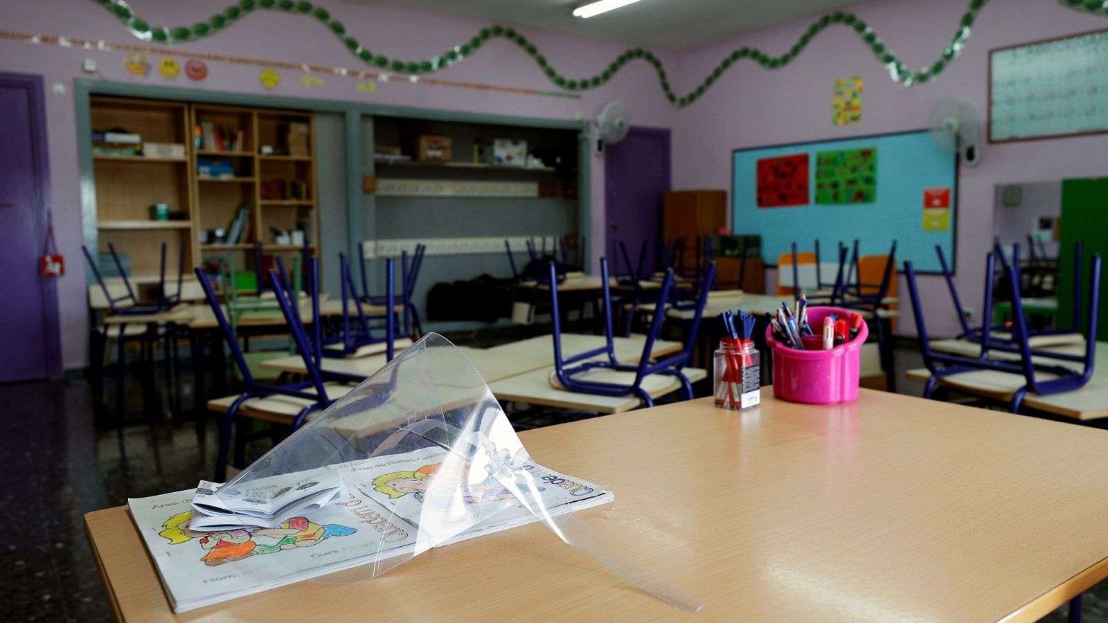 Coronavirus | Los docentes tienen dudas respecto a las medidas para el nuevo curso - RTVE.es | Ver