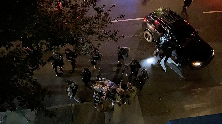 Telediario 1 - Un hombre muere en Portland, escenario de enfrentamientos entre simpatizantes de Trump y del movimiento 'Black Lives Matter'