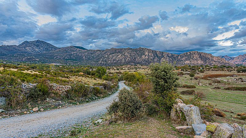 Intervalos de nubes medias y altas en gran parte de la Península - ver ahora