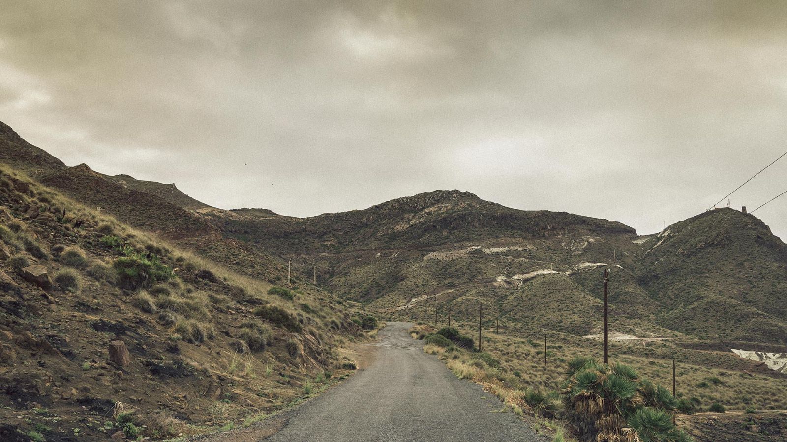 Chubascos y tormentas que localmente fuertes en Baleares, Alicante y Almería - ver ahora