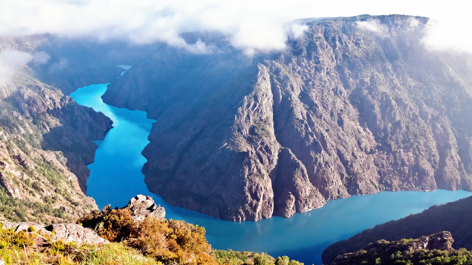 Avisos en Ourense y Vizcaya por calor y en Cádiz por viento y oleaje - ver ahora