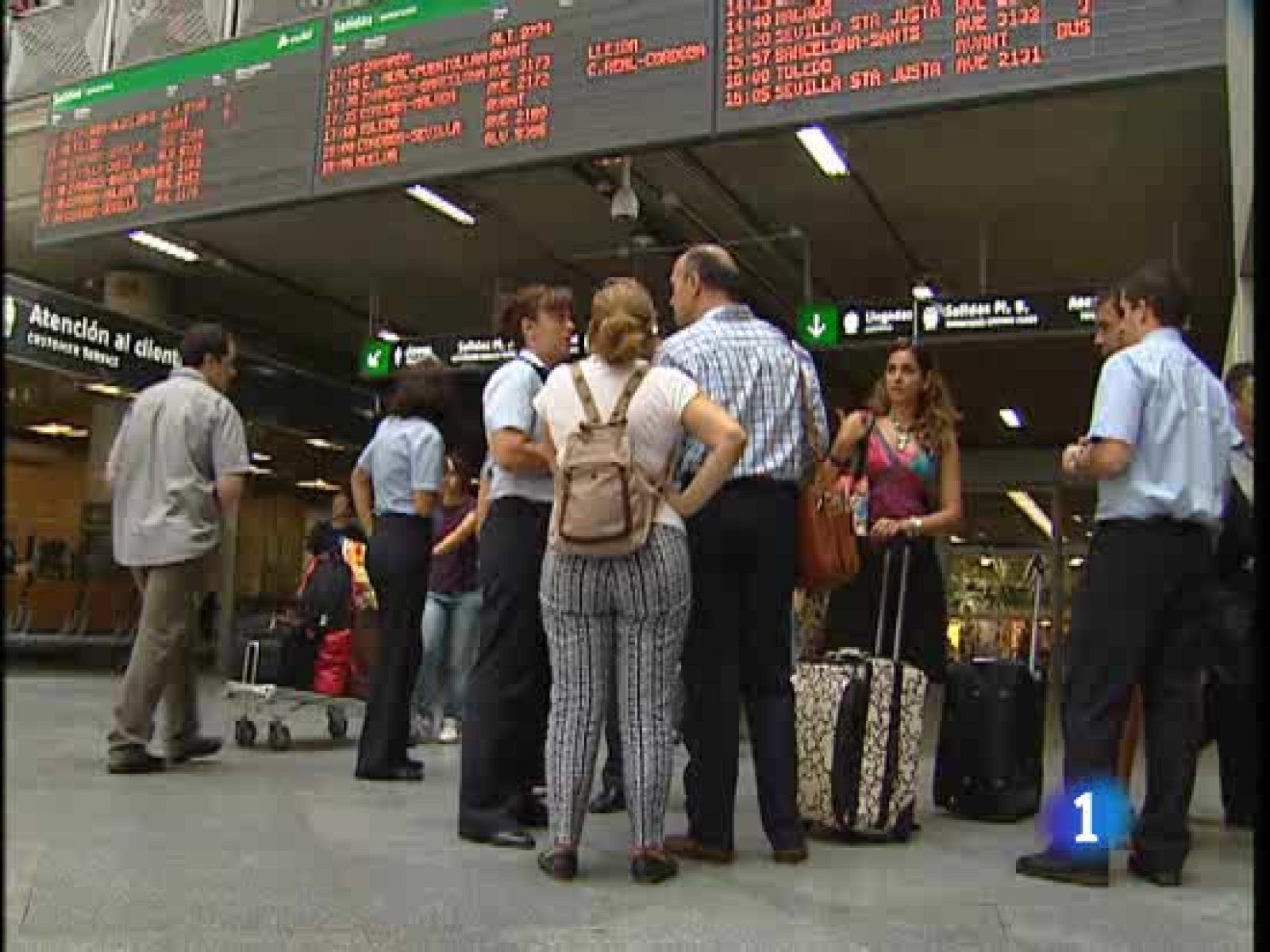 Los viajeros del AVE pueden pedir responsabilidades | Ver