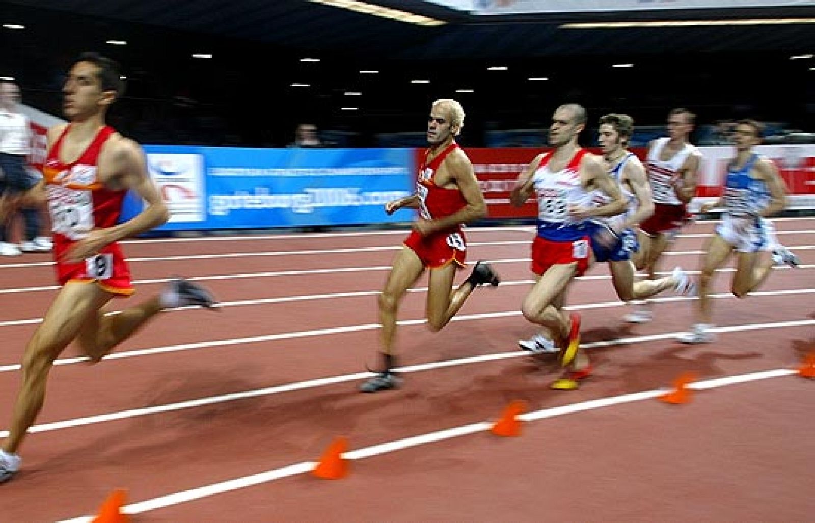 Los 51 atletas parten hacia el Mundial de Berlin. El secretario de Estado para el deporte firma las tres medallas que se consiguieron en Oxaca.