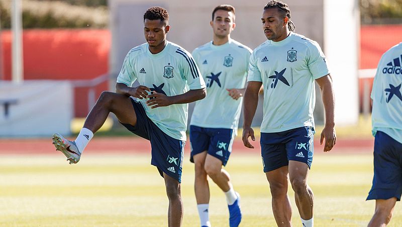 Vídeo: Adama Traoré podría debutar y elogios para Ansu Fati