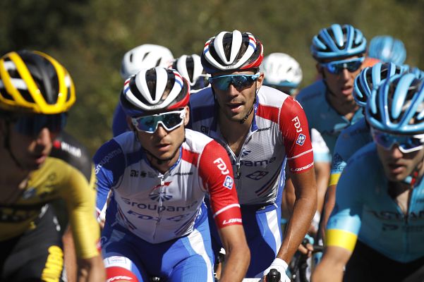 Tour de Francia - Tour 2020 | Pinot se queda desolgado a las primeras de cambio