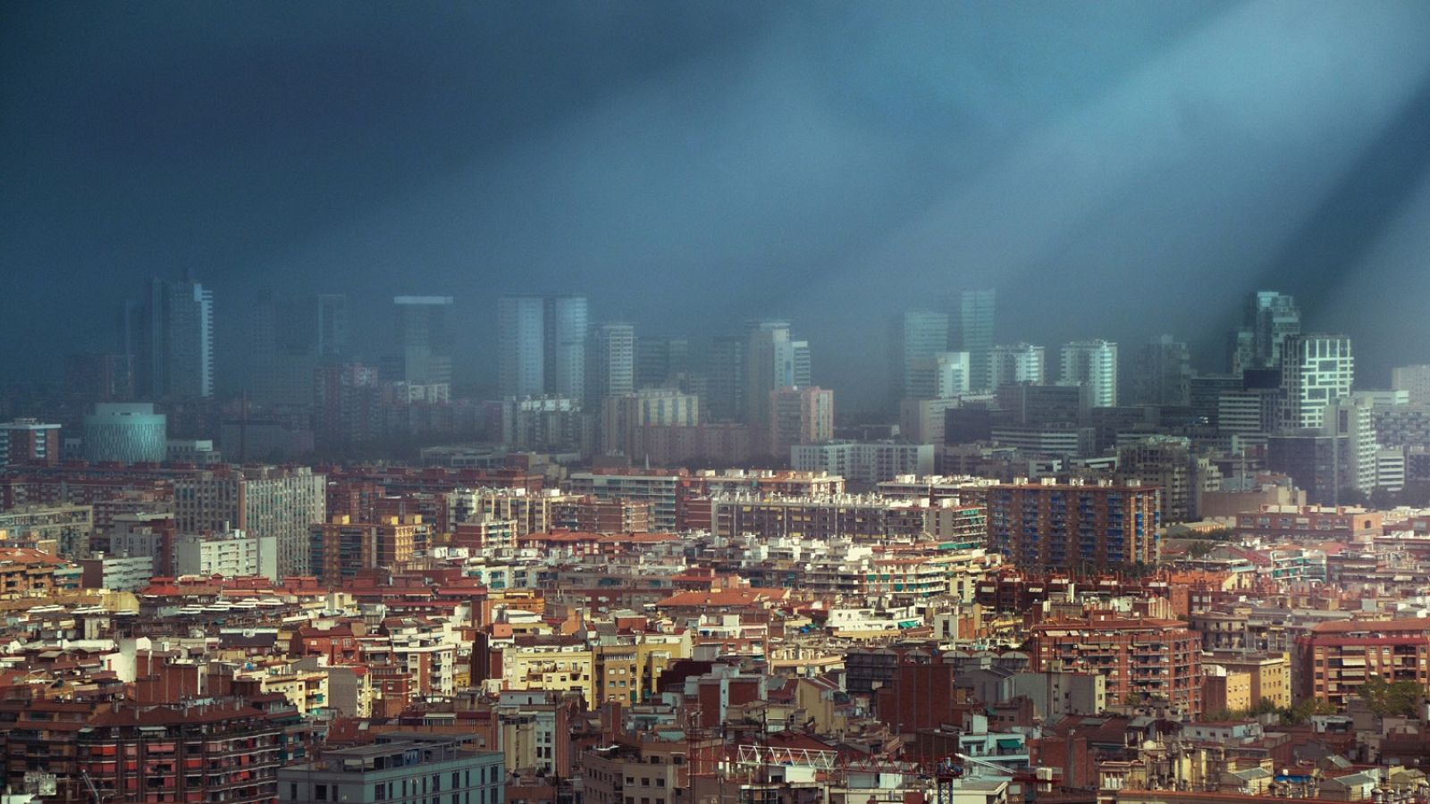 Precipitaciones fuertes ponen en alerta a Cataluña y Baleares - Ver ahora