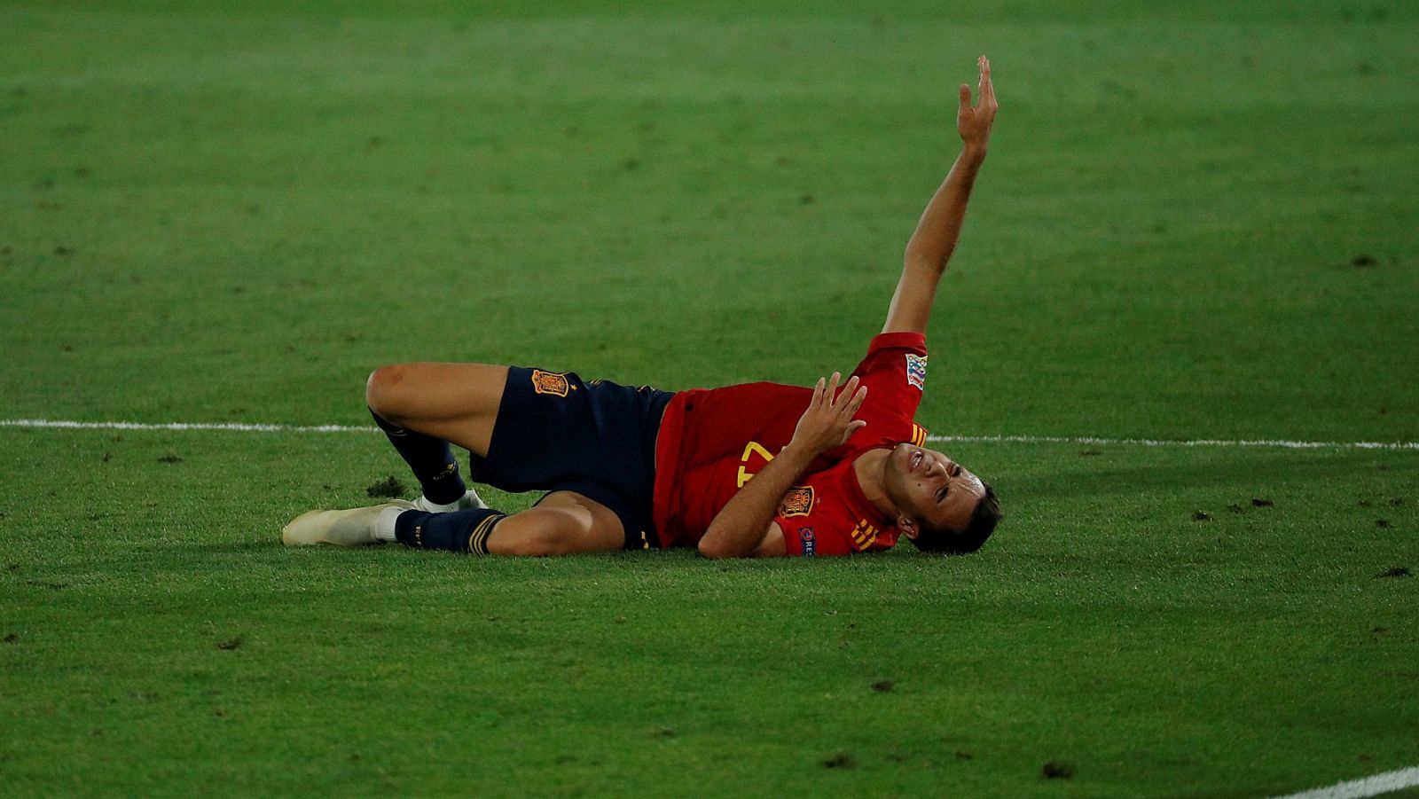 Vídeo: Así fue la dolorosa torcedura de tobillo de Reguilón