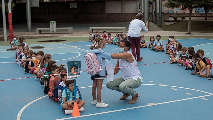 Telediario 1 - Los colegios extreman las precauciones en recreo y comedor