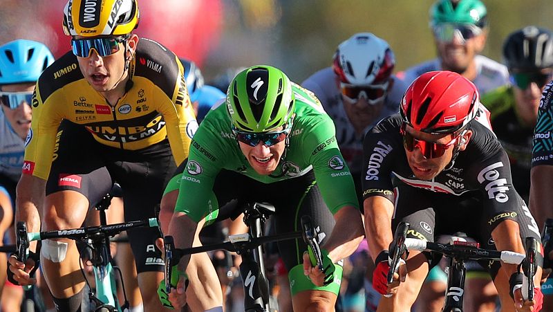 Tour 2020 | Caleb Ewan se impone en el 'sprint' ajustado de Poitiers