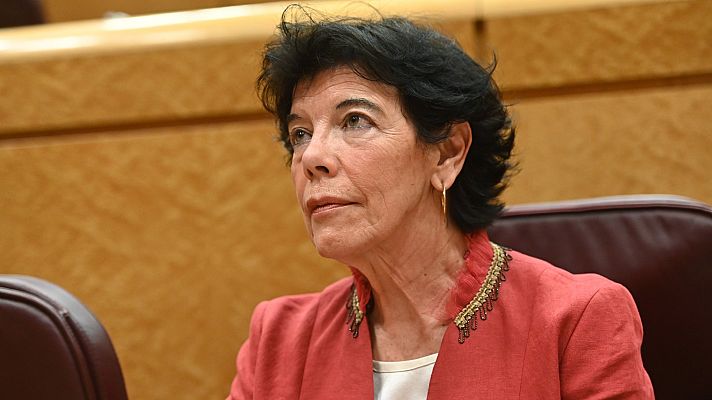 La hora de La 1 - Celaá: "Las reuniones sobre la vuelta al colegio empezaron en mayo y en julio ya había protocolos"