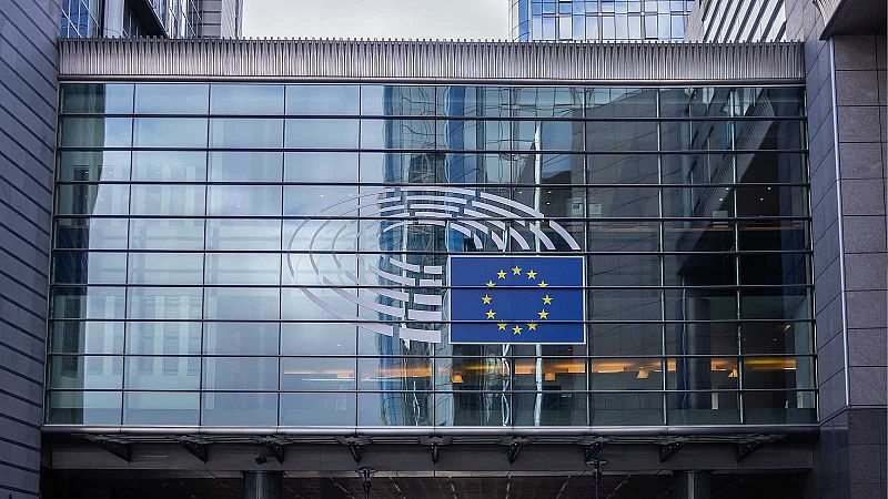 El BCE mejora su previsión de contracción económica para este año hasta el 8 %