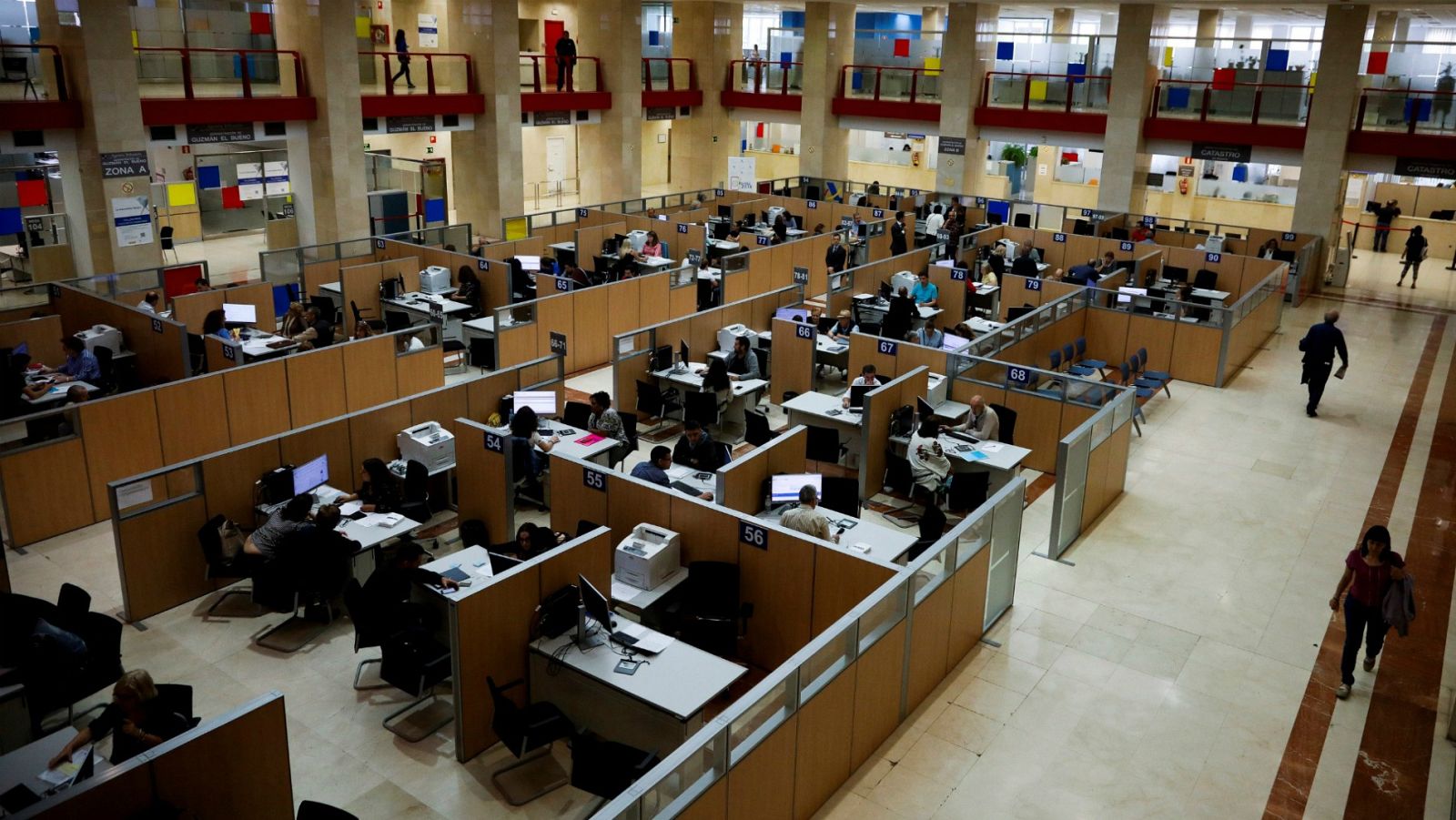 El Gobierno no descarta nuna posible congelación del sueldo de los funcionarios en 2021