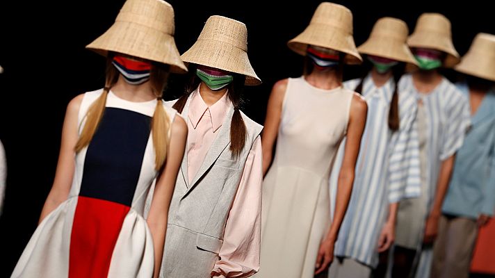 Telediario 1 - La semana de la moda de Madrid ha comenzado este jueves con grandes medidas de seguridad por el coronavirus