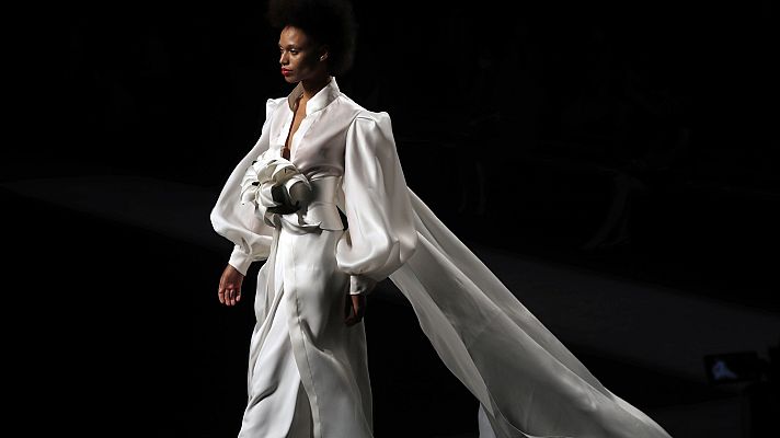 Telediario 1 - Los diseñadores de la Madrid Fashion Week coinciden en la idea de comprar menos ropa pero de mejor calidad