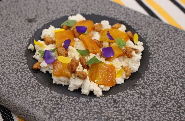 RTVE Cocina - Requesón con higos chumbos, albahaca y piñones garrapiñados