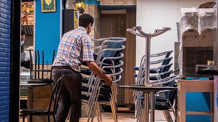 Telediario 1 - Unas 100.000 personas están confinadas en España