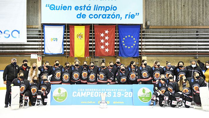 Hockey sobre hielo - Hockey sobre hielo | Las jugadoras del Majadahonda, campeonas de liga con mascarilla