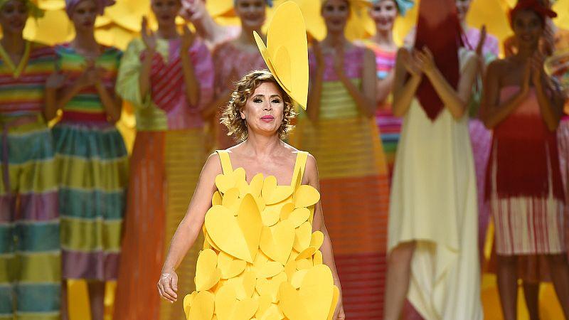 ¿Quién ha vestido de Ágatha Ruiz de la Prada?