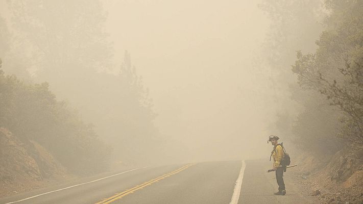 Telediario 1 - El humo tóxico generado por los incendios cubre la costa oeste de Estados Unidos