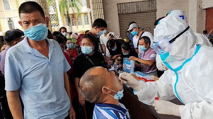 Telediario 1 - China asegura que en noviembre estará lista su vacuna pero no ve necesidad de vacunar de forma masiva