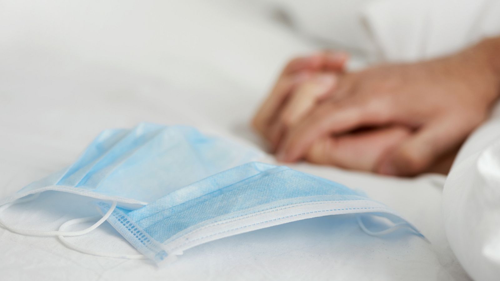 La Agencia de Salud Pública de Barcelona recomienda mantener las relaciones sexuales en espacios abiertos