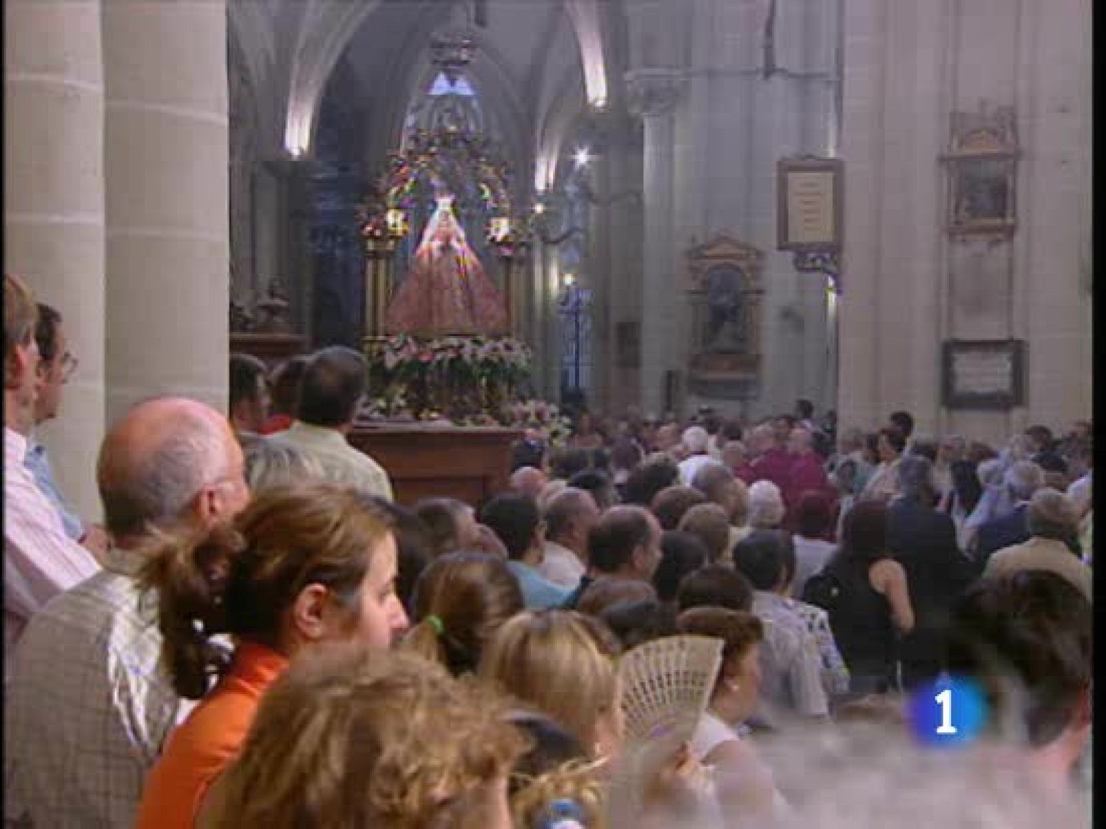 Por primera vez en cientos de años los fieles de la Virgen del Sagrario no podrán besarla | Ver