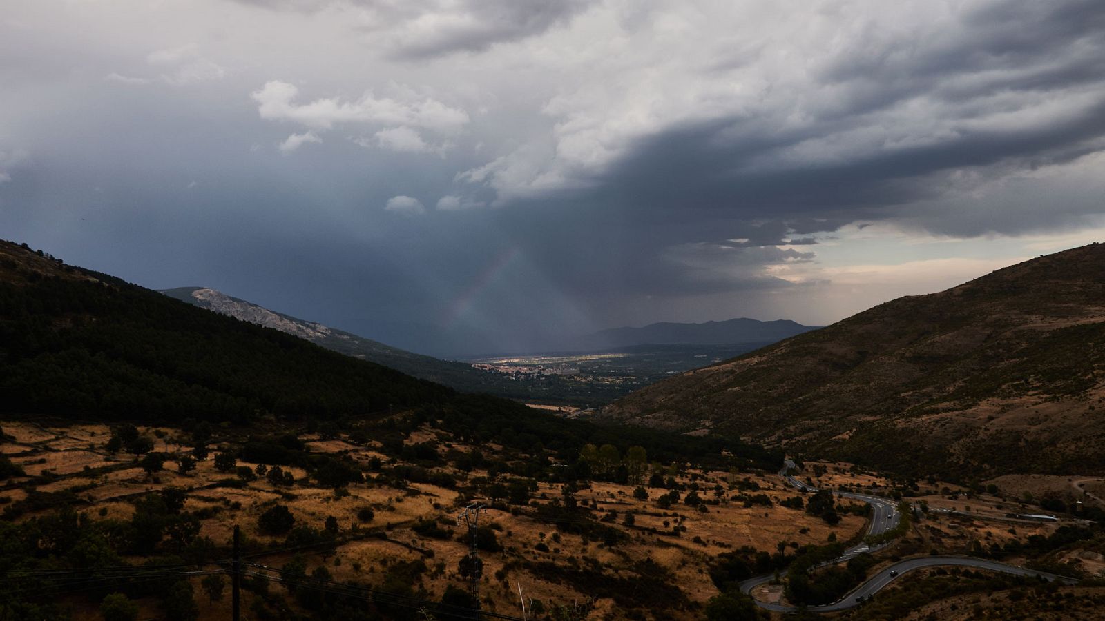 Precipitaciones fuertes en áreas del centro y noroeste peninsular - Ver ahora