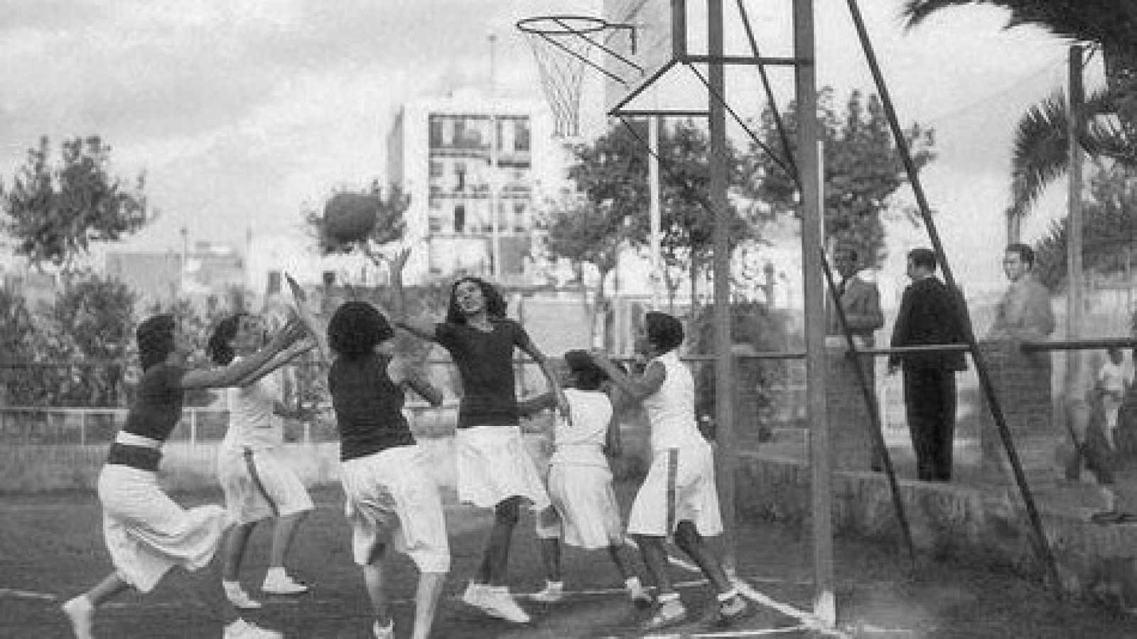 La historia de 'La niña del gancho'