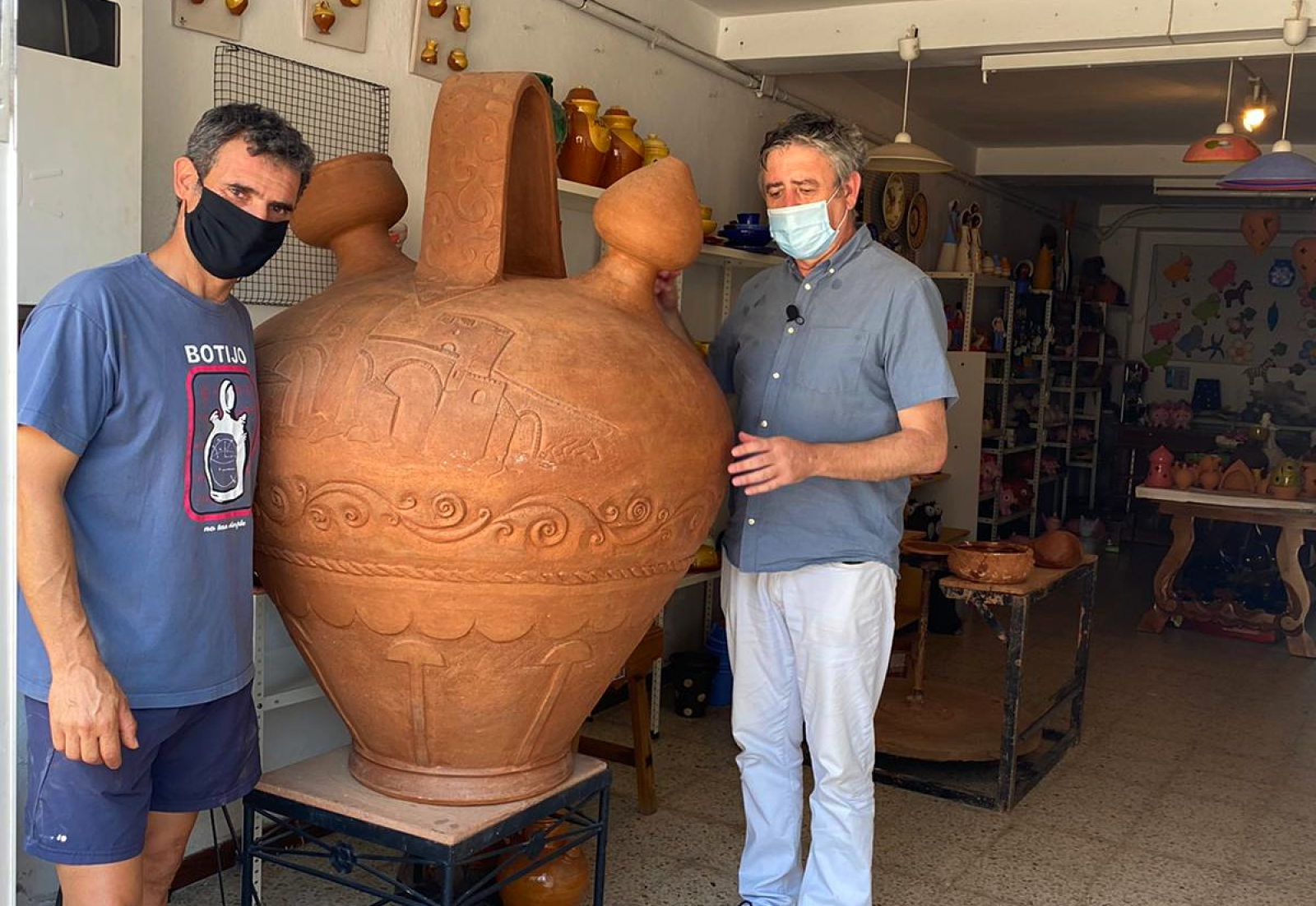 Aquí la Tierra - La historia del botijo de barro más grande del mundo: desde Toledo al libro Guinness World Records