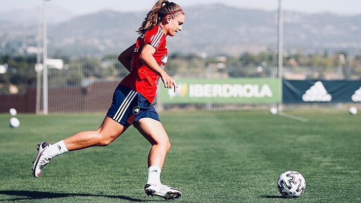 Telediario 1 - Alexia Putellas cambia el '11' por el '14' en homenaje a Virginia Torrecilla