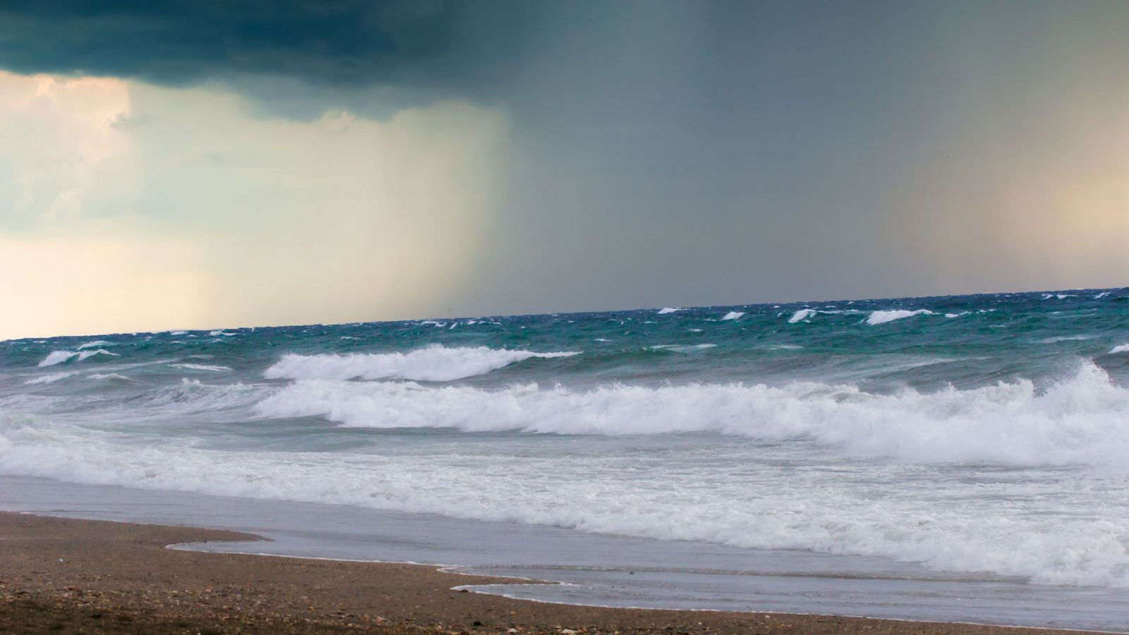 Precipitaciones en el interior peninsular y litoral andaluz - Ver ahora