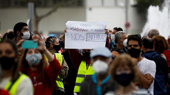 Telediario 1 - Vecinos de Madrid protestan contra las restricciones