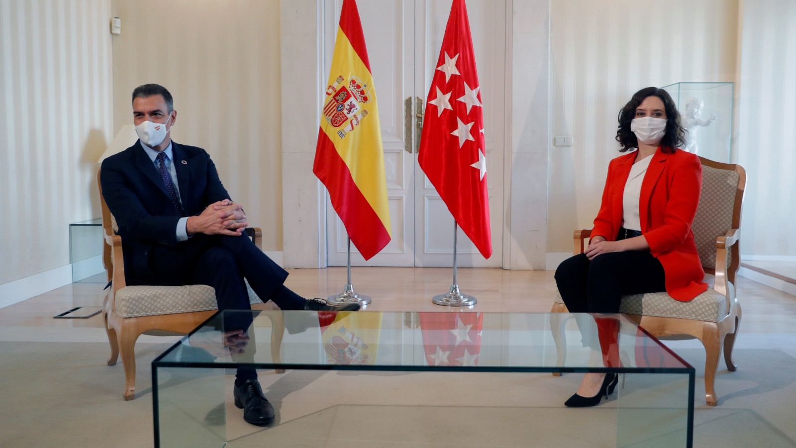Sánchez y Ayuso se reúnen para mejorar la coordinación en la lucha contra la COVID-19 en Madrid