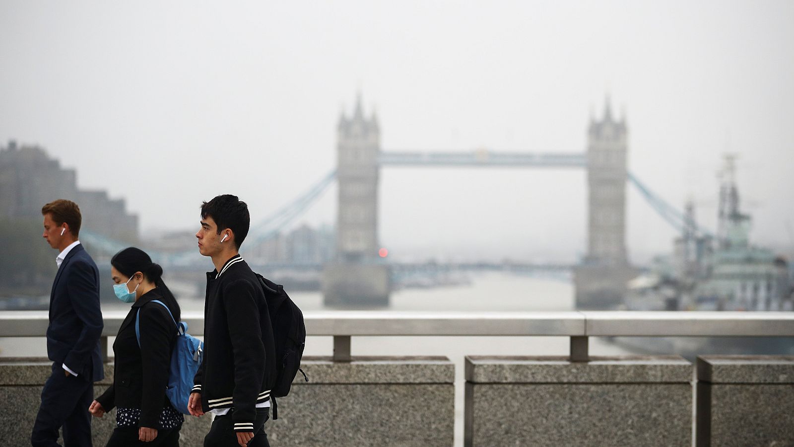 Coronavirus - Reino Unido podría registrar 50.000 casos diarios en octubre si no endurece las restricciones - RTVE.es | Ver