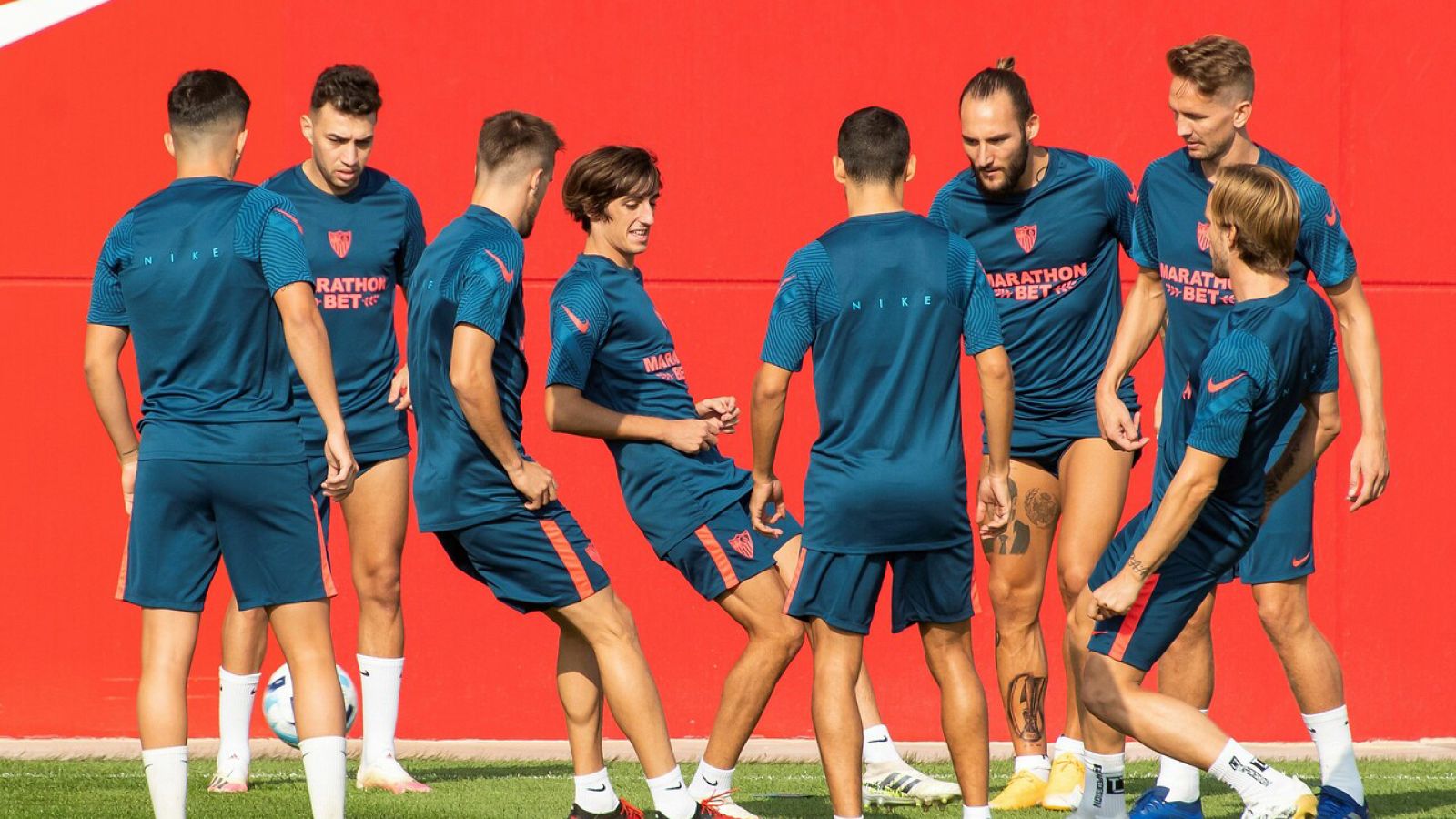 Supercopa de Europa | El Sevilla, rumbo a Budapest | Ver