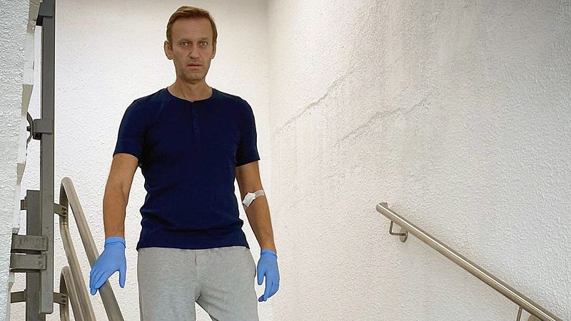 El opositor ruso Navalny recibe el alta hospitalaria
