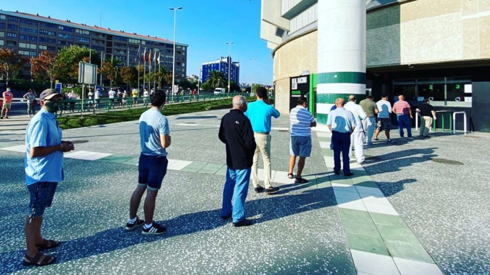 El público vuelve a El Sardinero para ver al Racing en acción | Ver