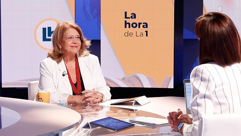 Elvira Rodríguez, sobre la decisión de que el rey no acuda a Barcelona: "Este Gobierno es poco transparente, por no decir nada"