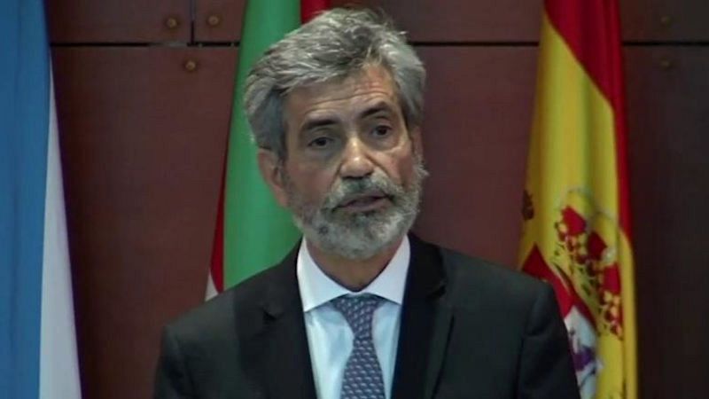 Lesmes: "Sentimos un auténtico pesar por la ausencia del rey" en la entrega de despachos | Ver