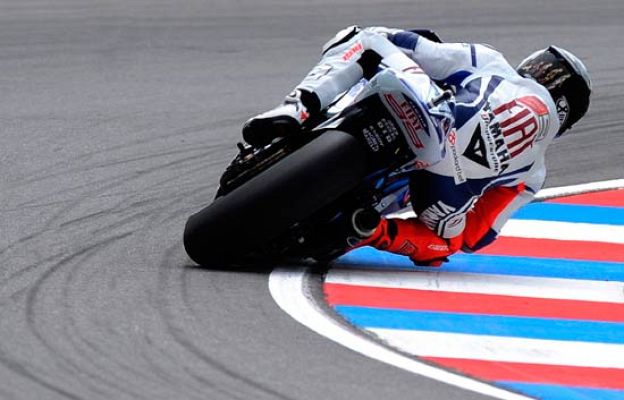  - Lorenzo domina a placer