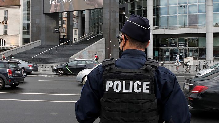 Telediario 1 - Siete detenidos por el atentado islamista en París