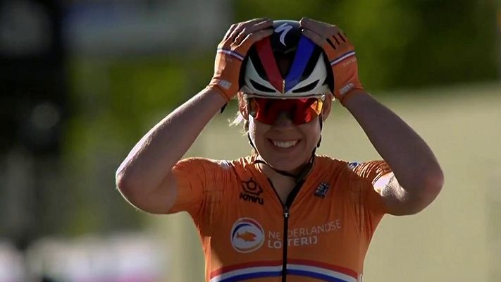 Mundiales de Ciclismo - Así ha sido la llegada en solitario de Van der Breggen en la prueba en ruta del Mundial de Imola