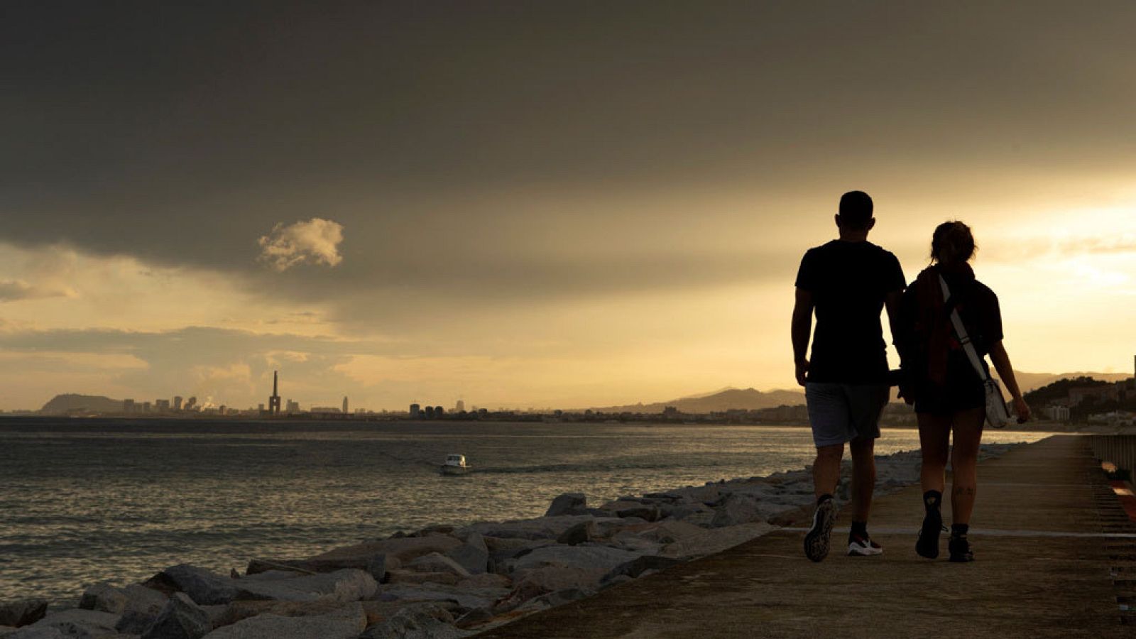 Alertas por lluvias que pueden acumular hasta 15 litros por metro cuadrado en una hora