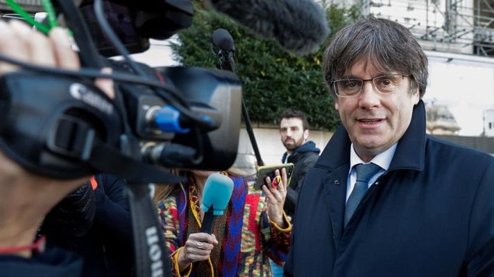 La hora de La 1 - Puigdemont asegura que la justicia ha pactado con el Gobierno la fecha de la sentencia de Torra: "Es vergonzoso"